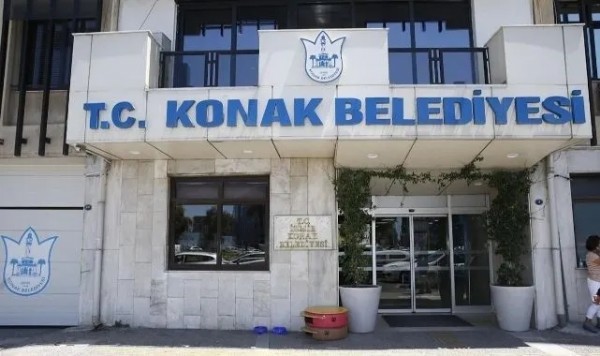 İzmir'de CHP Yangını! Maaş Alamadılar İşi Bıraktılar